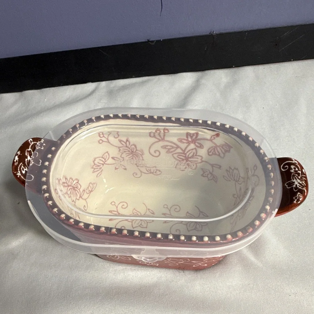 TEMPTATIONS Floral Lace 10 oz Ceramic Baking Dish w/Lid Cranberry/White
